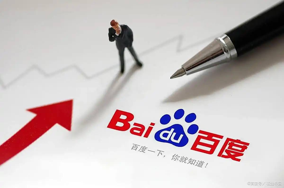 自拍偷拍网兩車相撞起火司機(jī)被困車內(nèi)，韶關(guān)干部鐘威徒手掰門施救